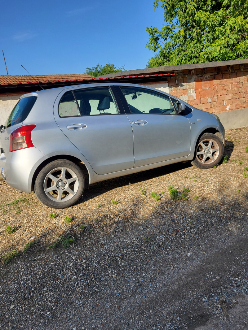 Toyota Yaris, снимка 2 - Автомобили и джипове - 46590815