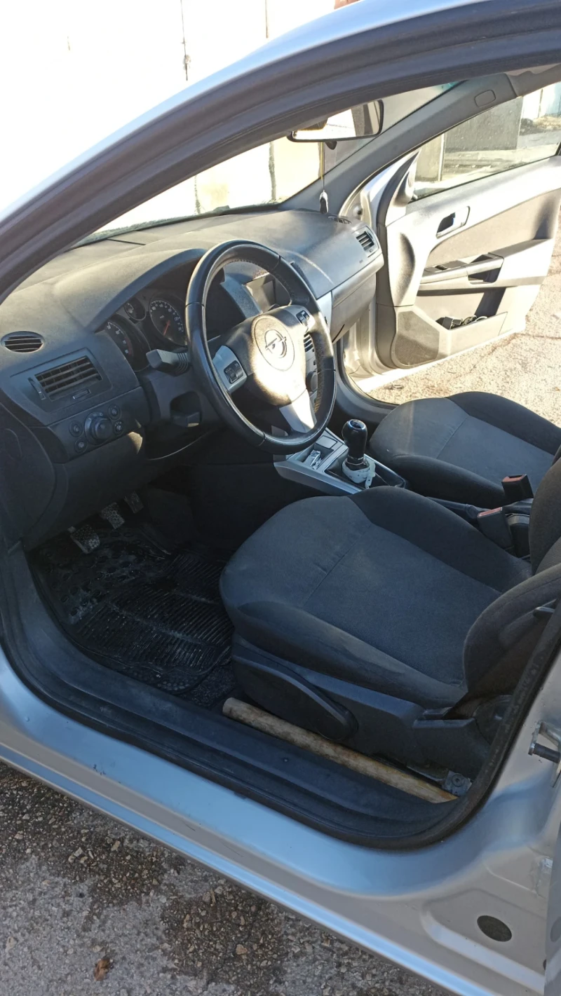 Opel Astra H, снимка 7 - Автомобили и джипове - 47811778