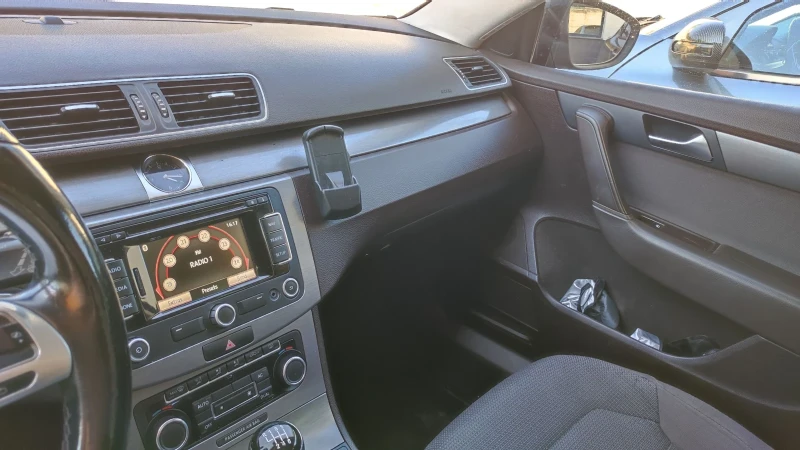 VW Passat 2.0 TDI, снимка 9 - Автомобили и джипове - 52315138