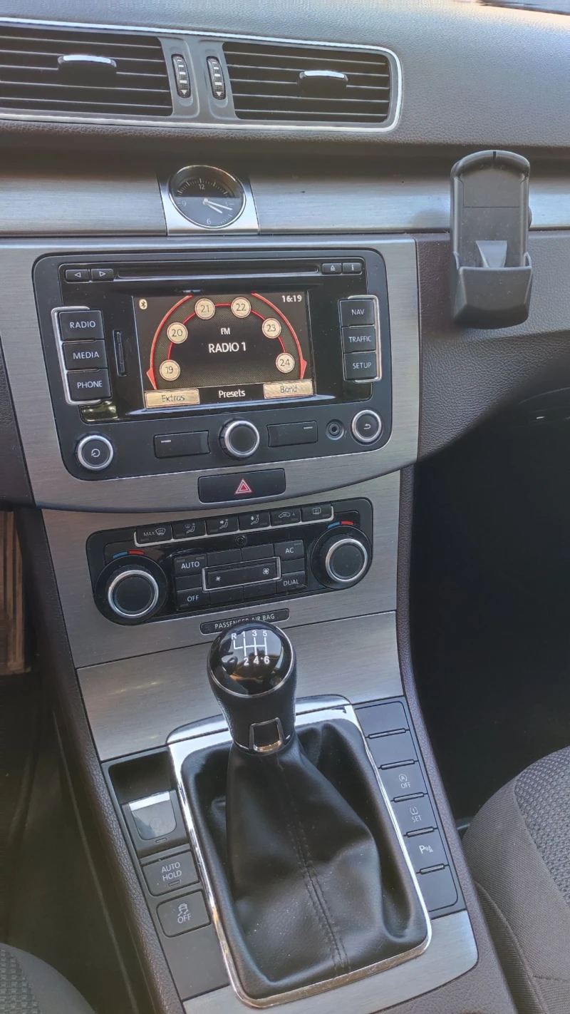 VW Passat 2.0 TDI, снимка 3 - Автомобили и джипове - 52315138