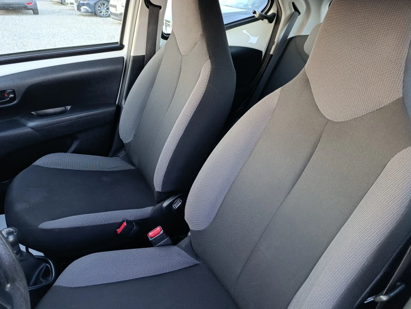 Toyota Aygo 1.0I EURO6B , снимка 10 - Автомобили и джипове - 52316181