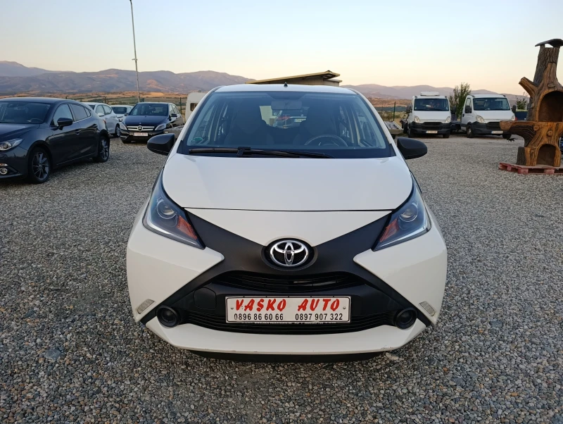 Toyota Aygo 1.0I EURO6B , снимка 2 - Автомобили и джипове - 52316181