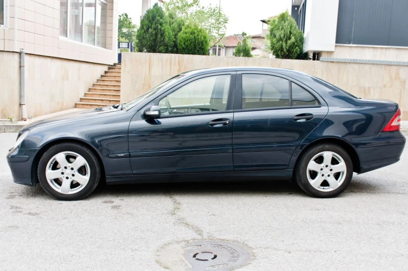 Mercedes-Benz C 220 2.2 CDI AVTOMAT, снимка 4 - Автомобили и джипове - 51657582