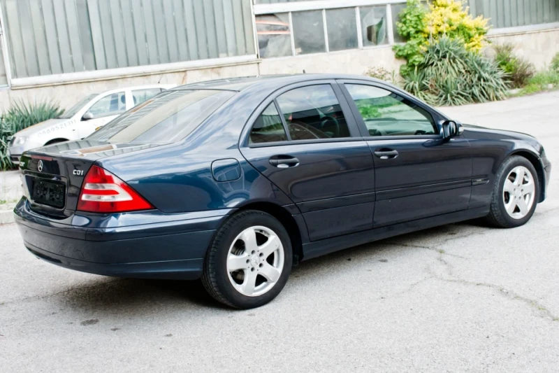 Mercedes-Benz C 220 2.2 CDI AVTOMAT, снимка 6 - Автомобили и джипове - 51657582