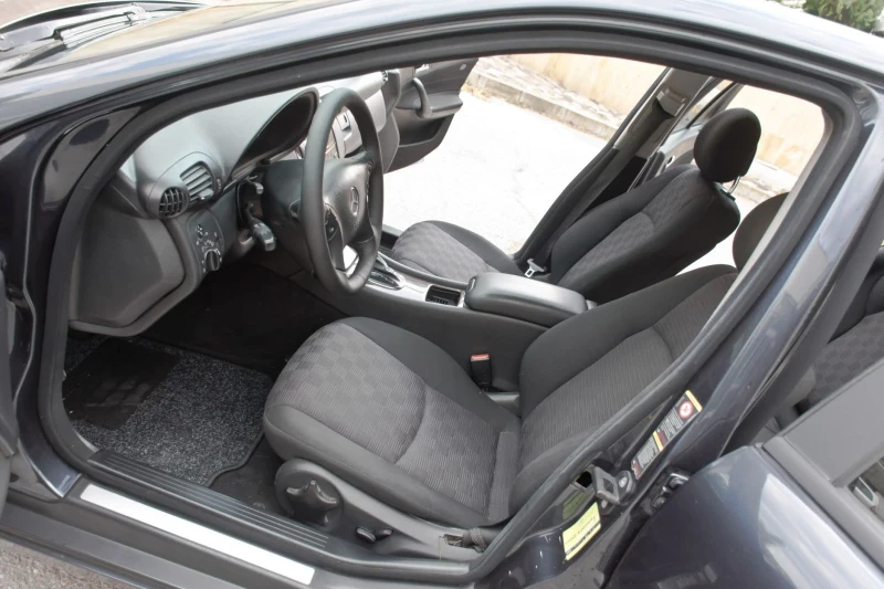Mercedes-Benz C 220 2.2 CDI AVTOMAT, снимка 7 - Автомобили и джипове - 51657582