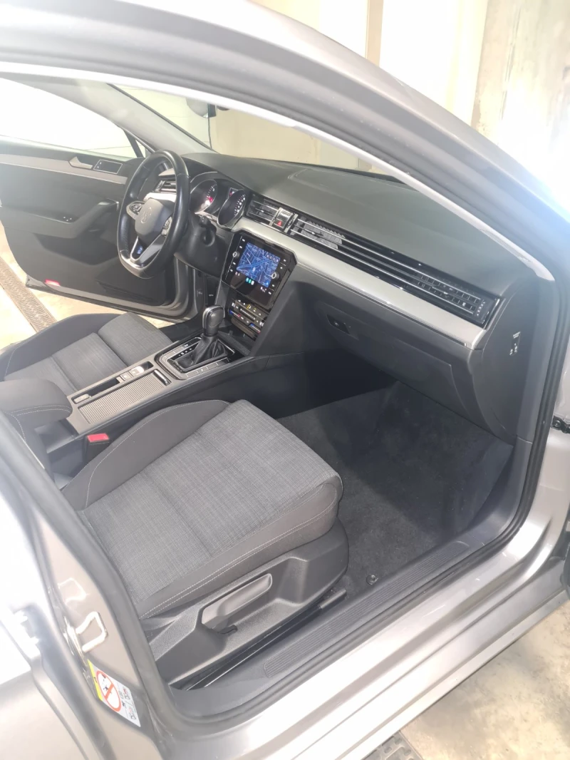 VW Passat 2.0 tdi, снимка 15 - Автомобили и джипове - 52599733