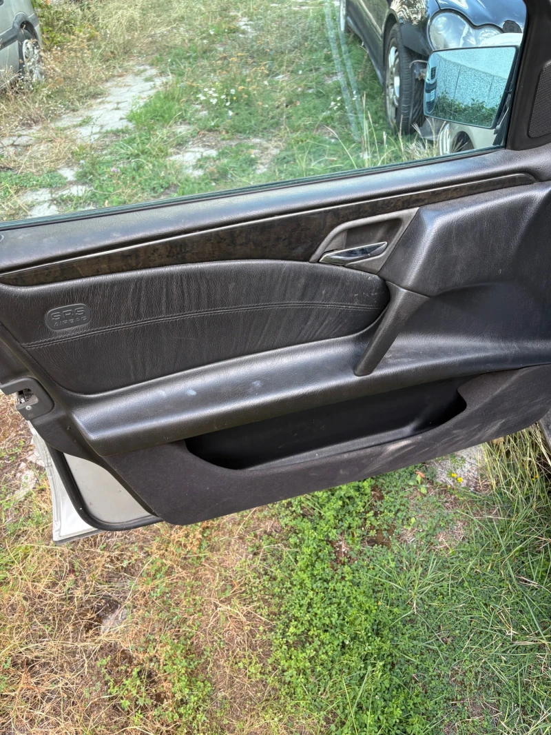 Mercedes-Benz E 300 На части , снимка 7 - Автомобили и джипове - 53095147