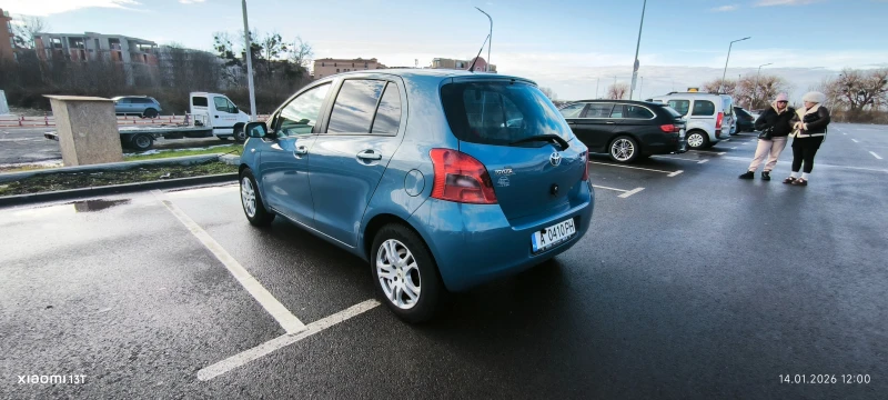 Toyota Yaris 1.3vvti, снимка 3 - Автомобили и джипове - 53098352