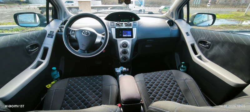 Toyota Yaris 1.3vvti, снимка 14 - Автомобили и джипове - 53098352