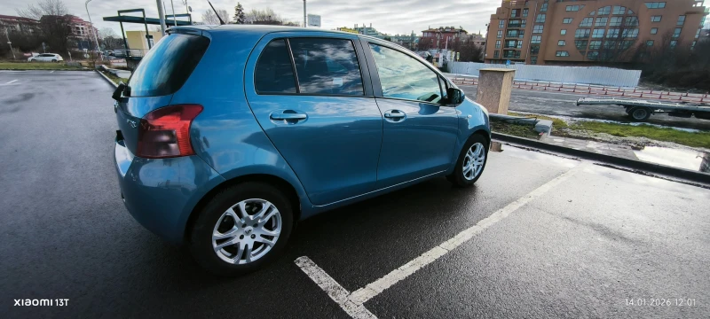 Toyota Yaris 1.3vvti, снимка 4 - Автомобили и джипове - 53098352