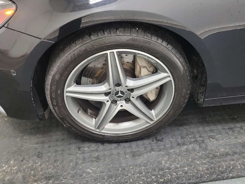 Mercedes-Benz E 300 * CARFAX * , снимка 17 - Автомобили и джипове - 53563624