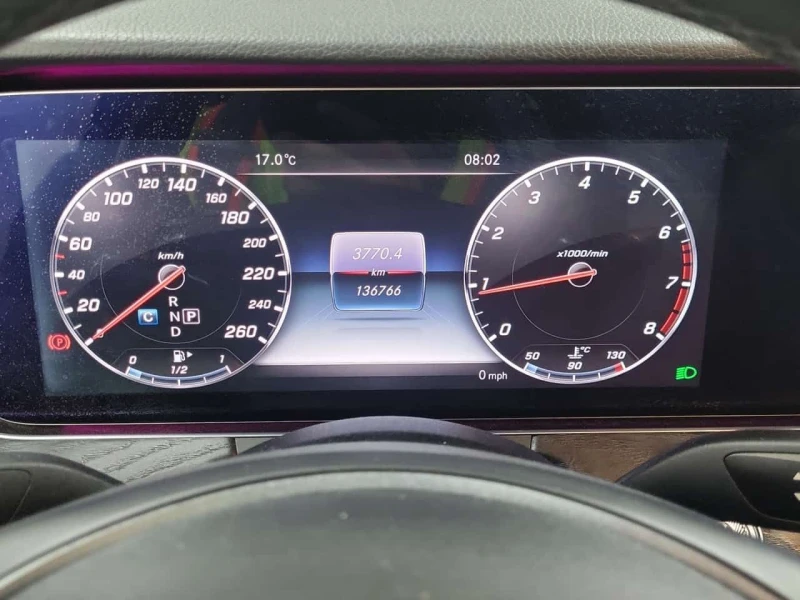 Mercedes-Benz E 300 * CARFAX * , снимка 10 - Автомобили и джипове - 53563624