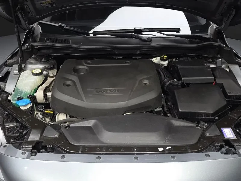 Volvo V40 D3 2Nd Generation, снимка 6 - Автомобили и джипове - 56067763