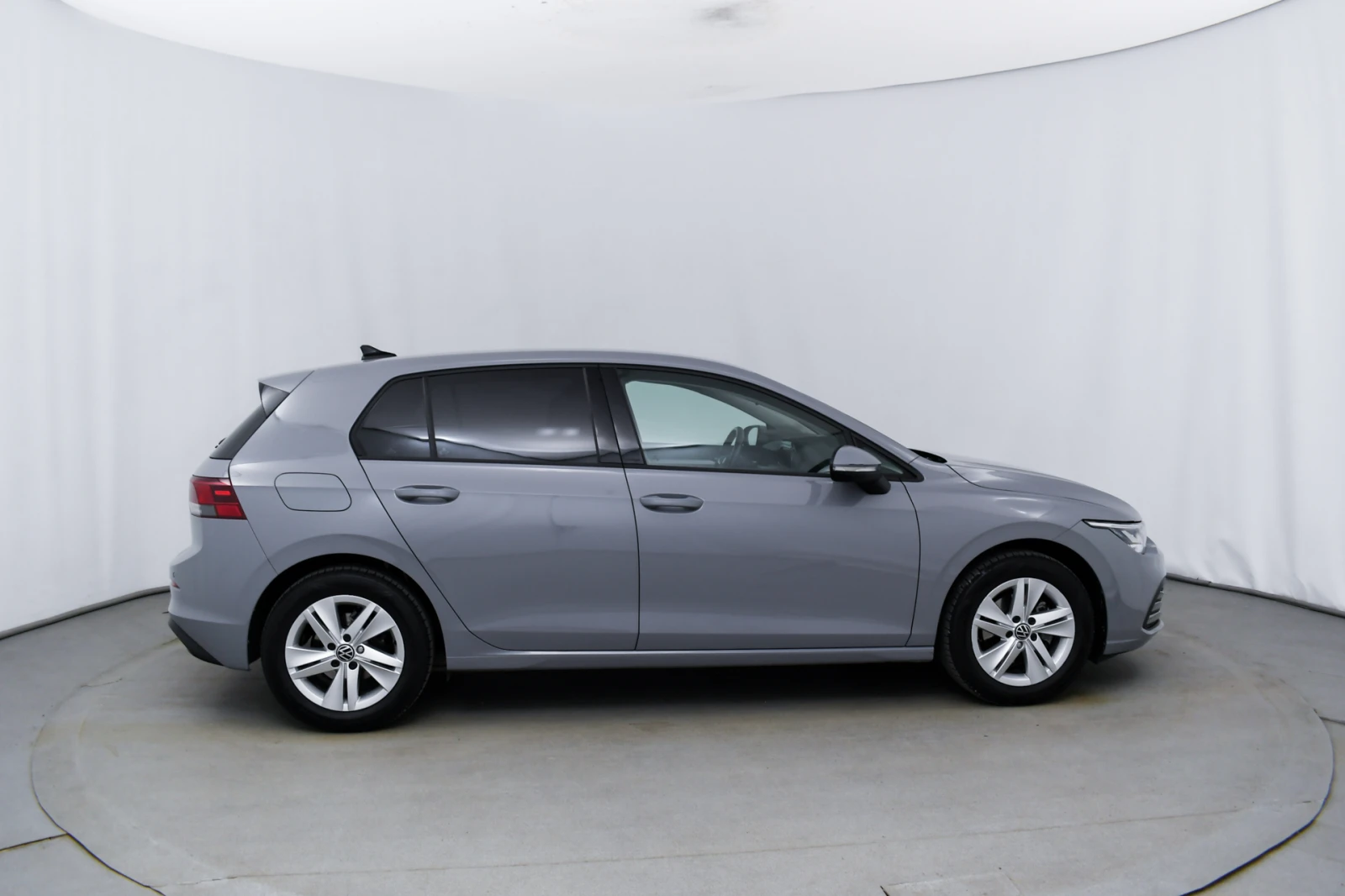 VW Golf 8 1.5 eTSI OPF DSG - изображение 5