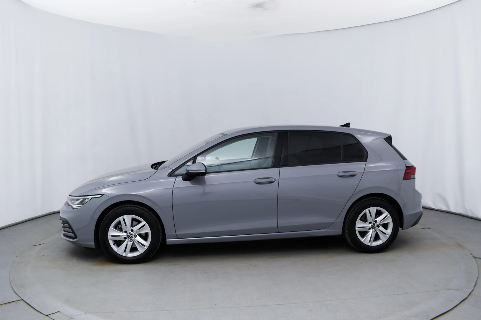 VW Golf 8 1.5 eTSI OPF DSG - изображение 4