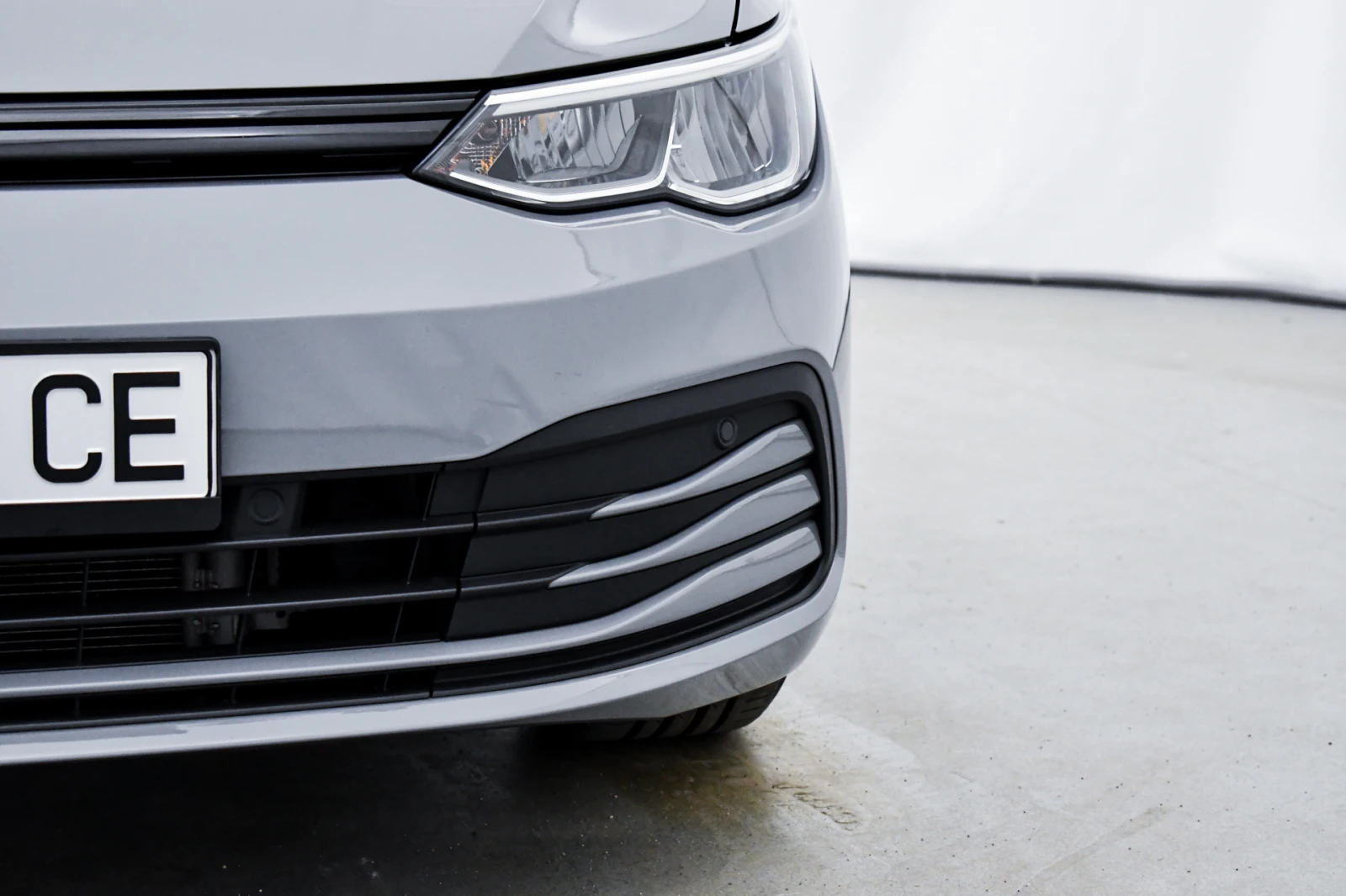 VW Golf 8 1.5 eTSI OPF DSG - изображение 7