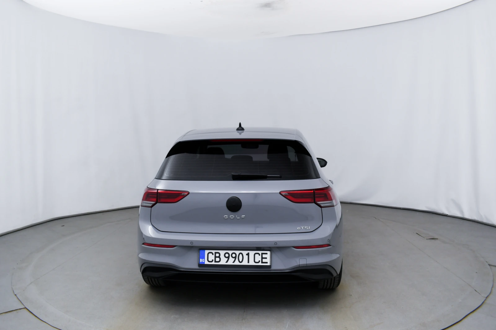 VW Golf 8 1.5 eTSI OPF DSG - изображение 3