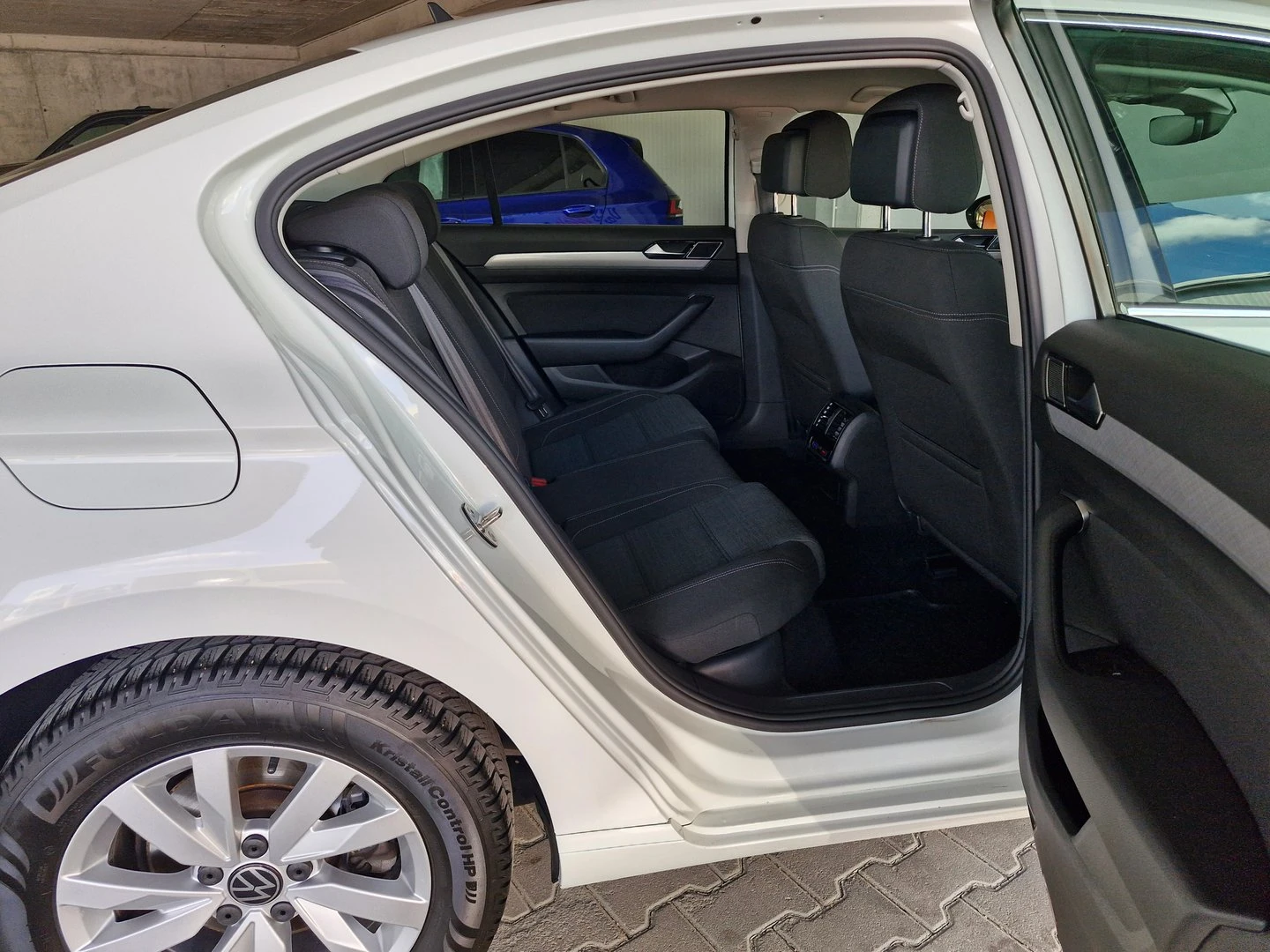 VW Passat Business 2.0 TDI SCR DSG - изображение 8