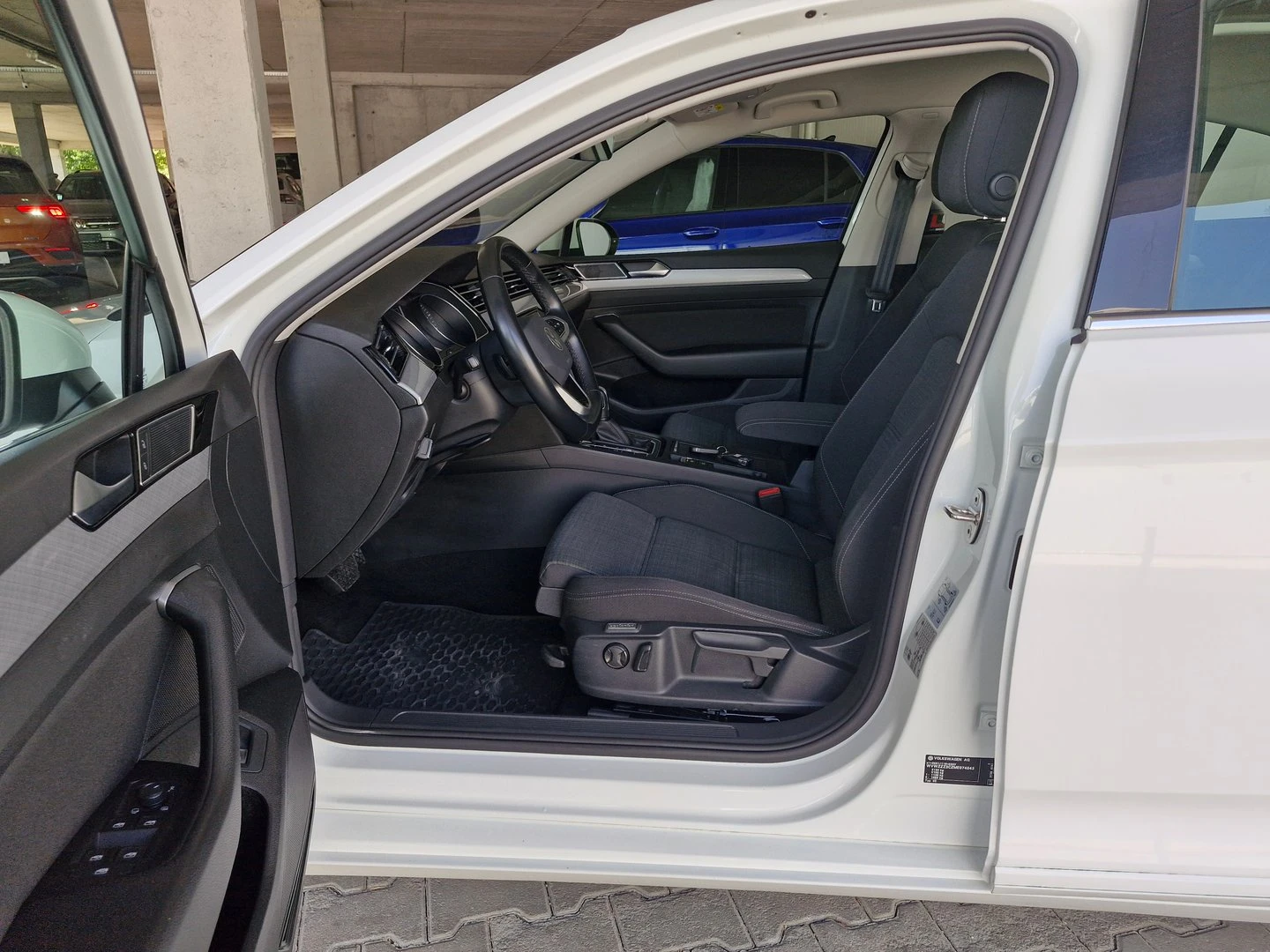 VW Passat Business 2.0 TDI SCR DSG - изображение 5