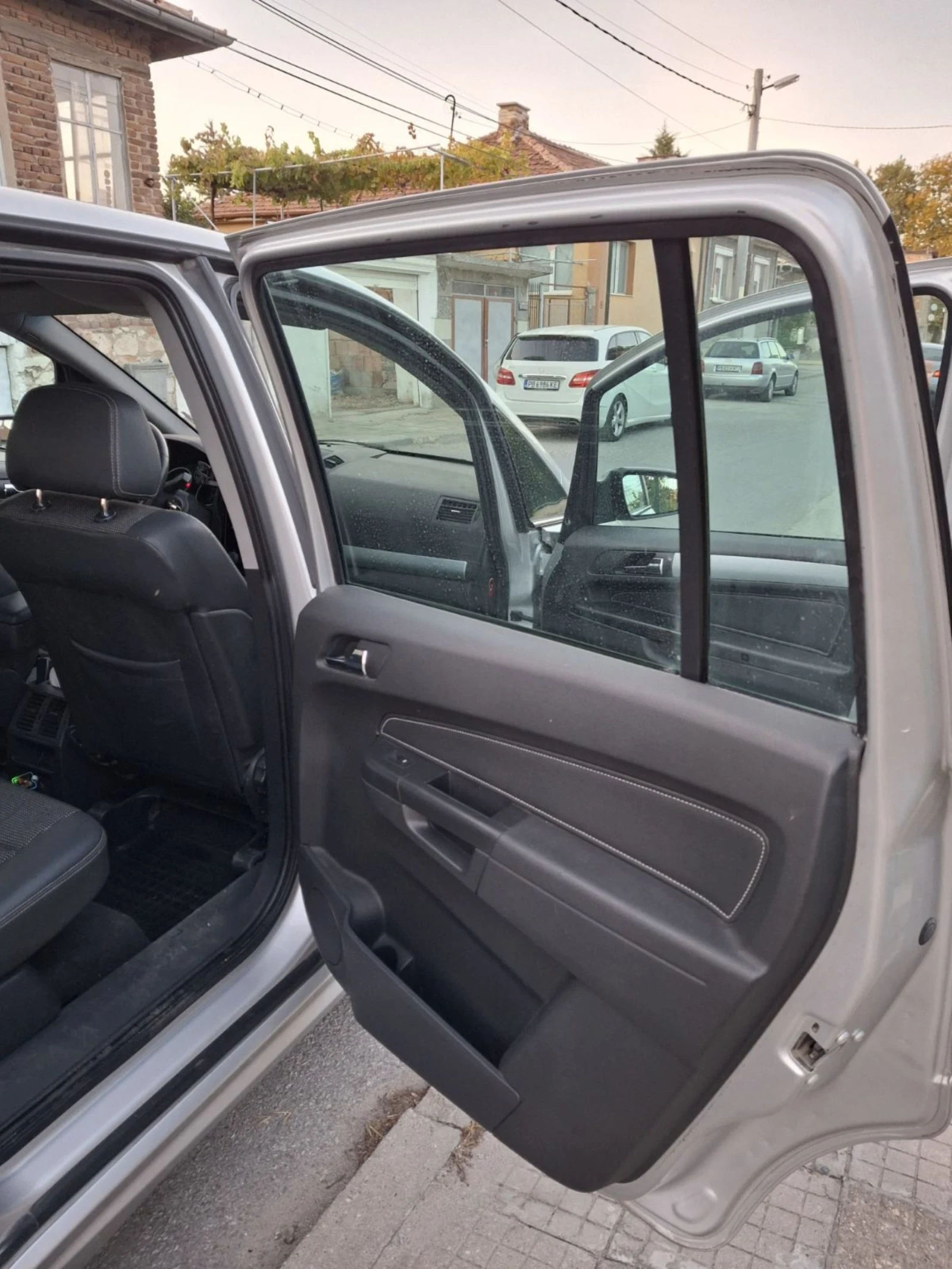 Opel Zafira  - изображение 7