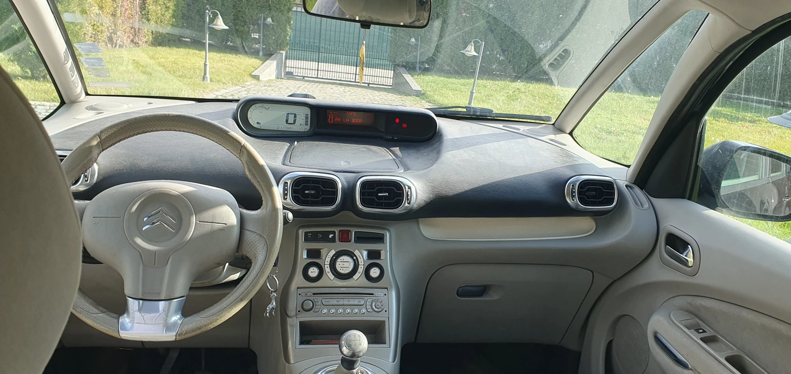 Citroen C3 Picasso 1.6 HDI 110 кс - изображение 6