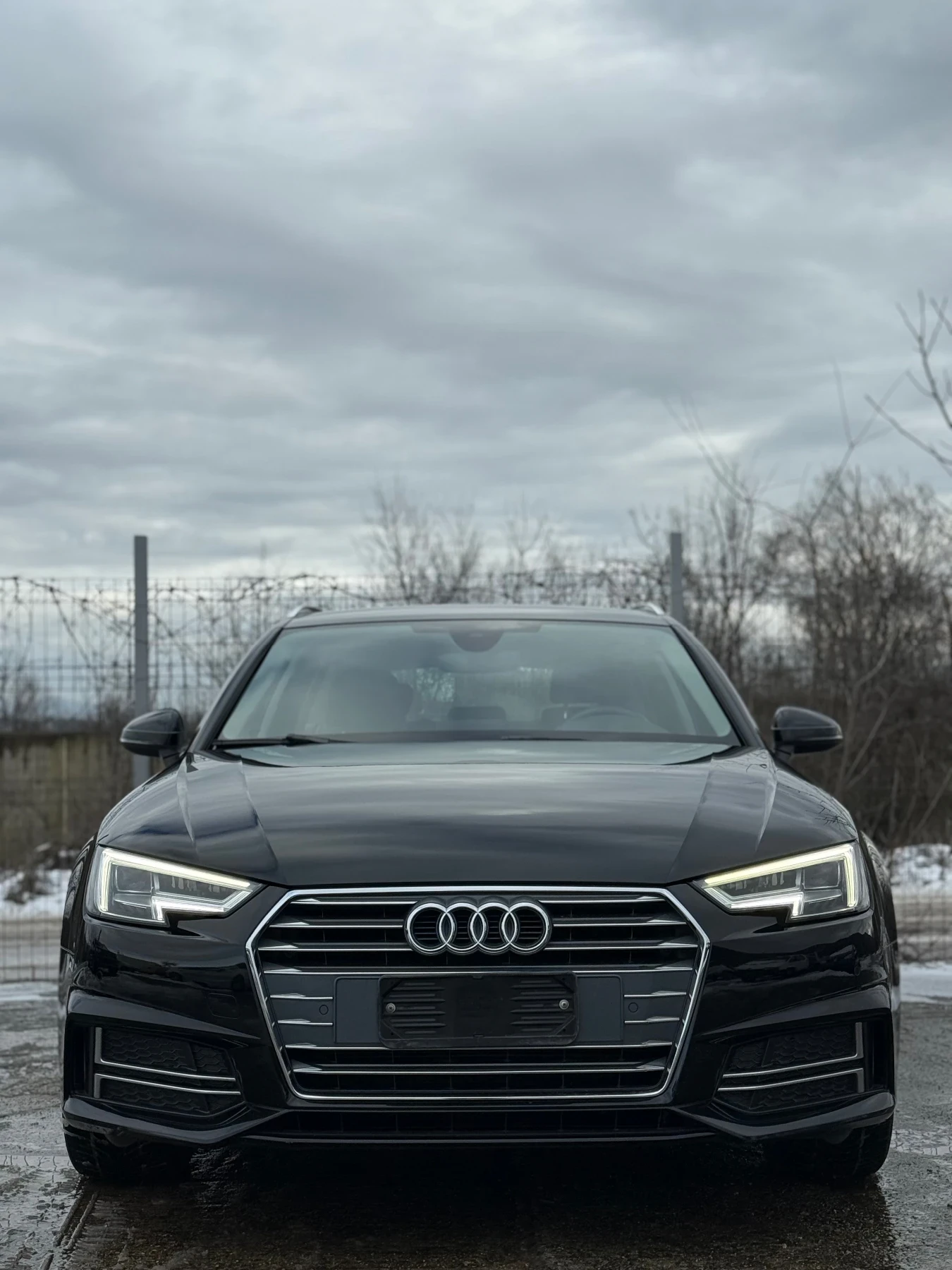 Audi A4 2.0TDI S line LED Автомат - изображение 2