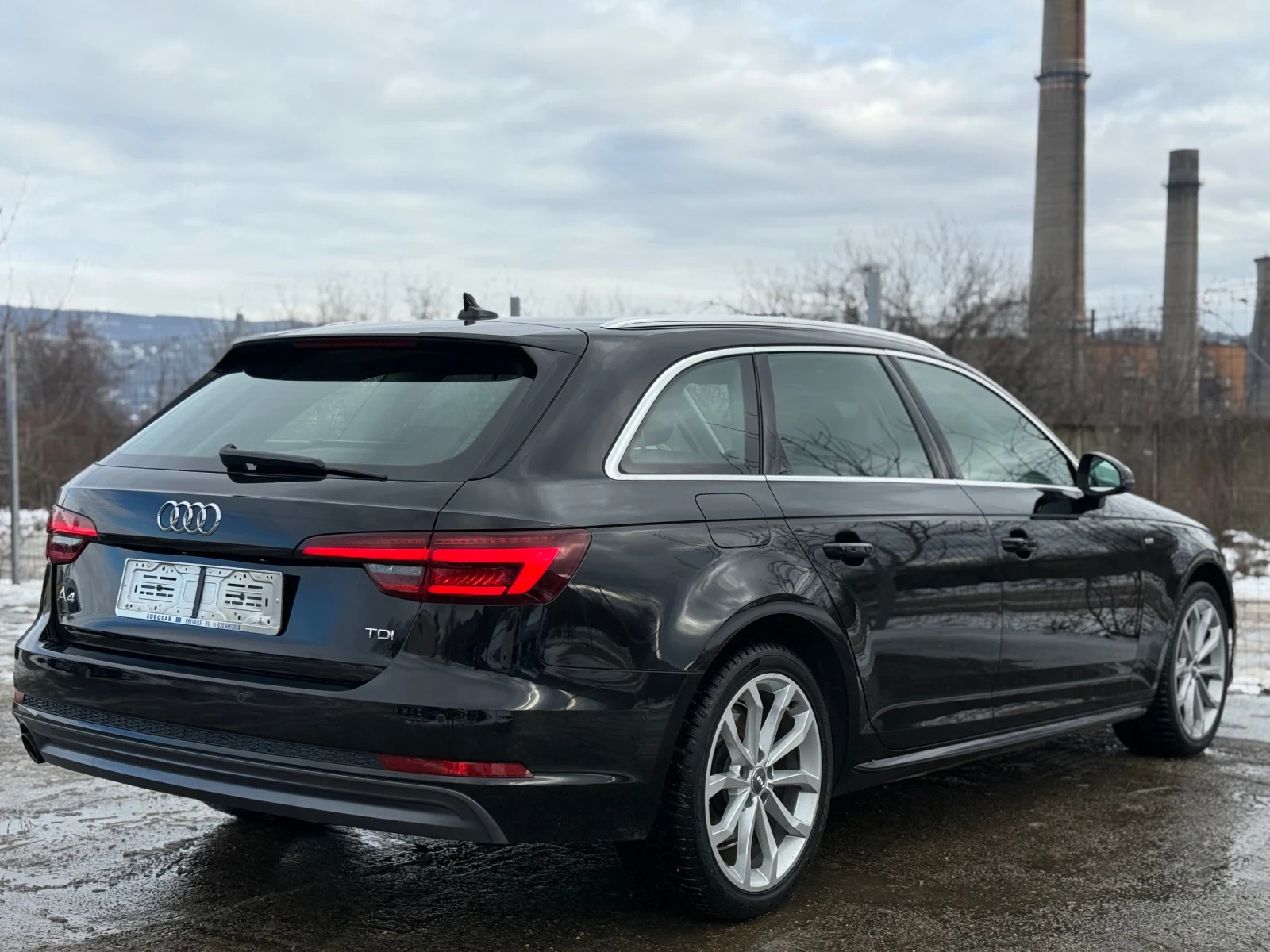 Audi A4 2.0TDI S line LED Автомат - изображение 7