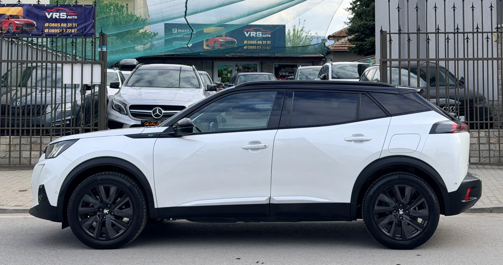 Peugeot 2008 GT Line /52KWh/Allure/Панорама/ Швейцария!, снимка 3 - Автомобили и джипове - 54386619