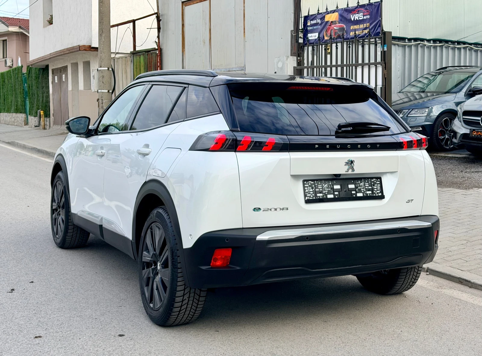 Peugeot 2008 GT Line /52KWh/Allure/Панорама/ Швейцария!, снимка 5 - Автомобили и джипове - 54386619