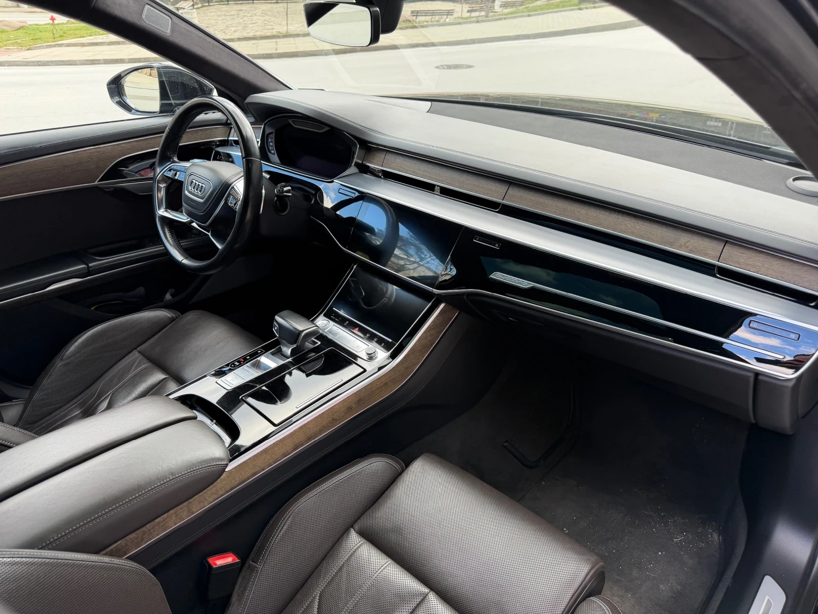Audi A8 Long 50TDI 3xTV / B&O OLED, снимка 14 - Автомобили и джипове - 55136715