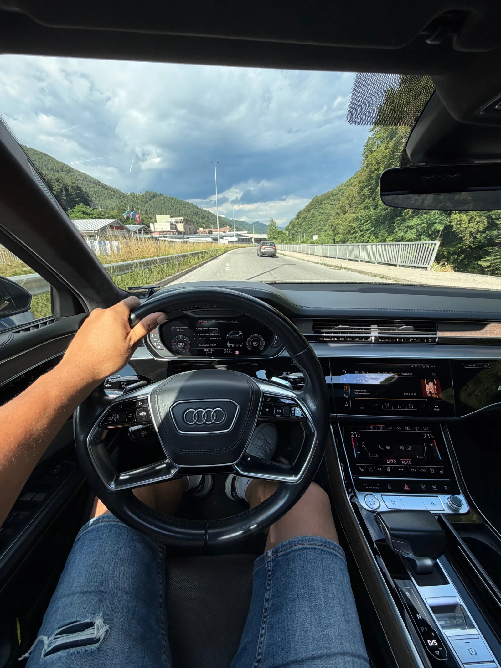 Audi A8 Long 50TDI 3xTV / B&O OLED, снимка 16 - Автомобили и джипове - 55136715