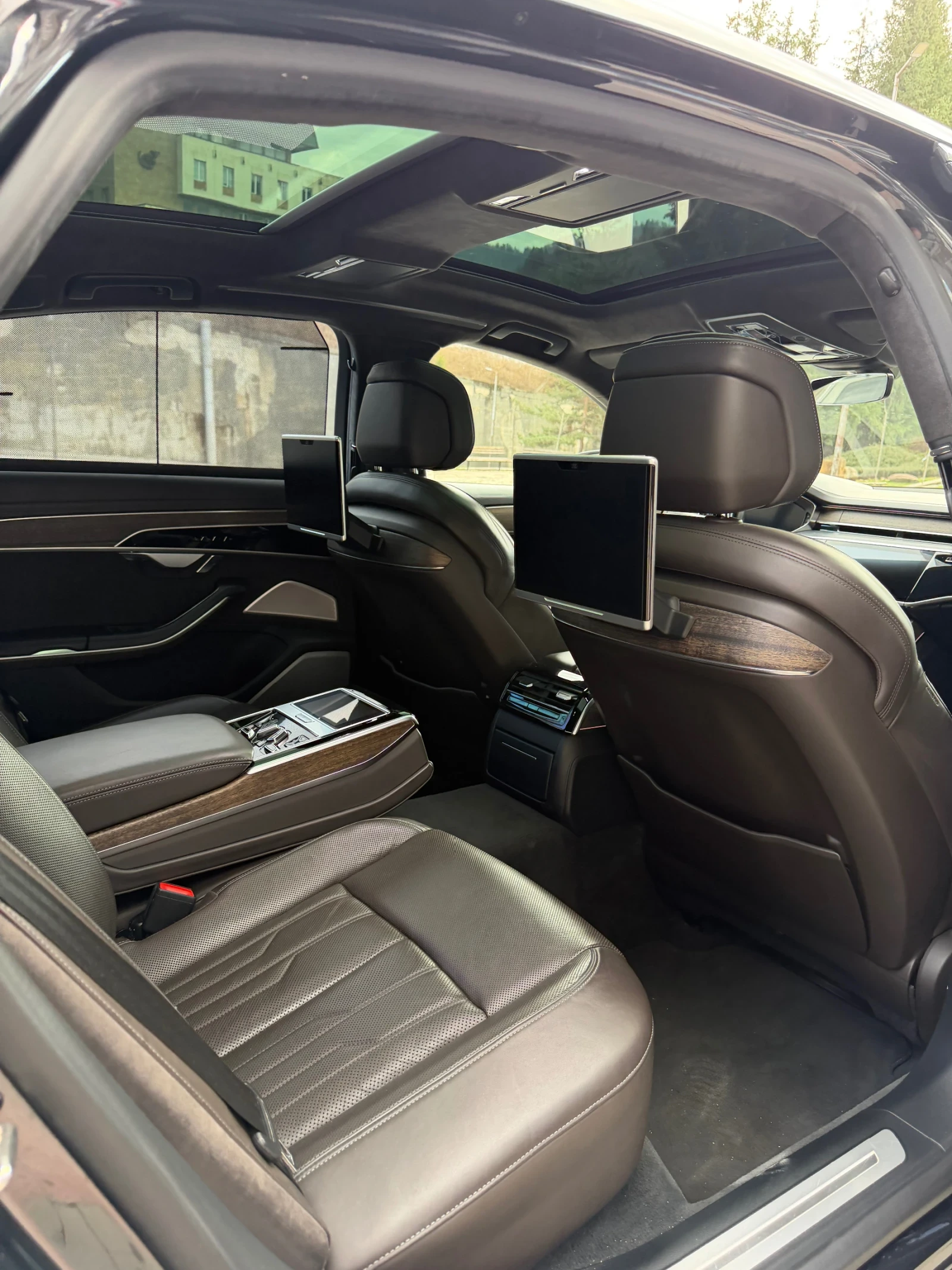 Audi A8 Long 50TDI 3xTV / B&O OLED, снимка 13 - Автомобили и джипове - 55136715