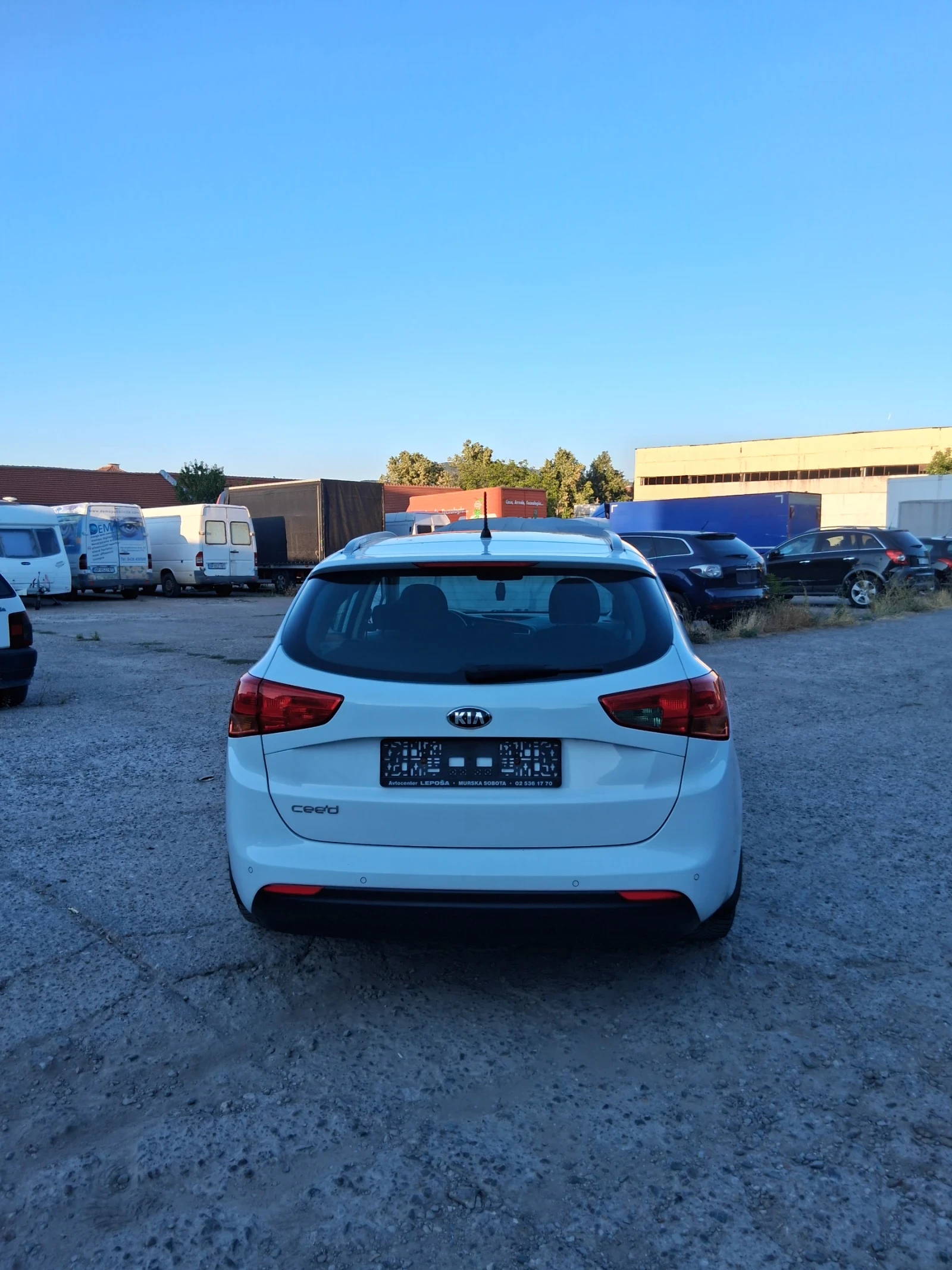 Kia Ceed 1.4 100 кс, снимка 4 - Автомобили и джипове - 55887635