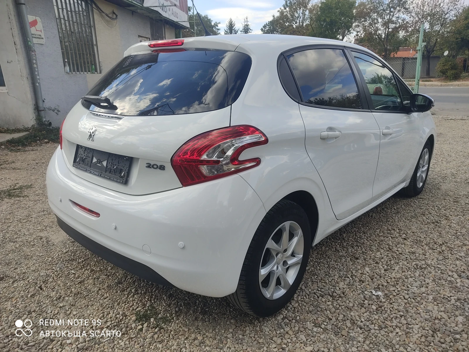 Peugeot 208 Style, бензин, климатик, 2015г., снимка 4 - Автомобили и джипове - 56217071