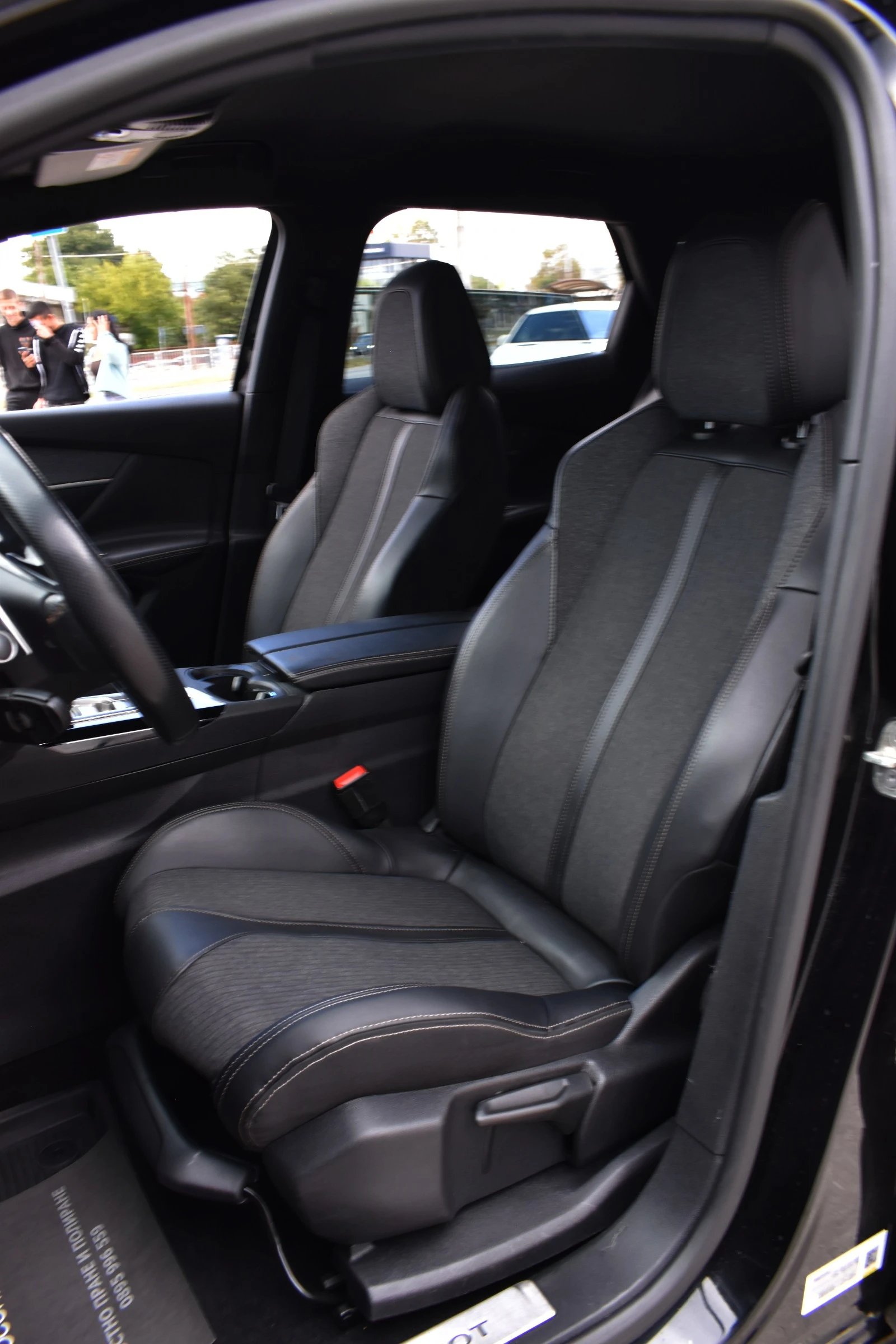 Peugeot 3008 GT-LINE* CAMERA* FULL-OPTIONS, снимка 11 - Автомобили и джипове - 56258290