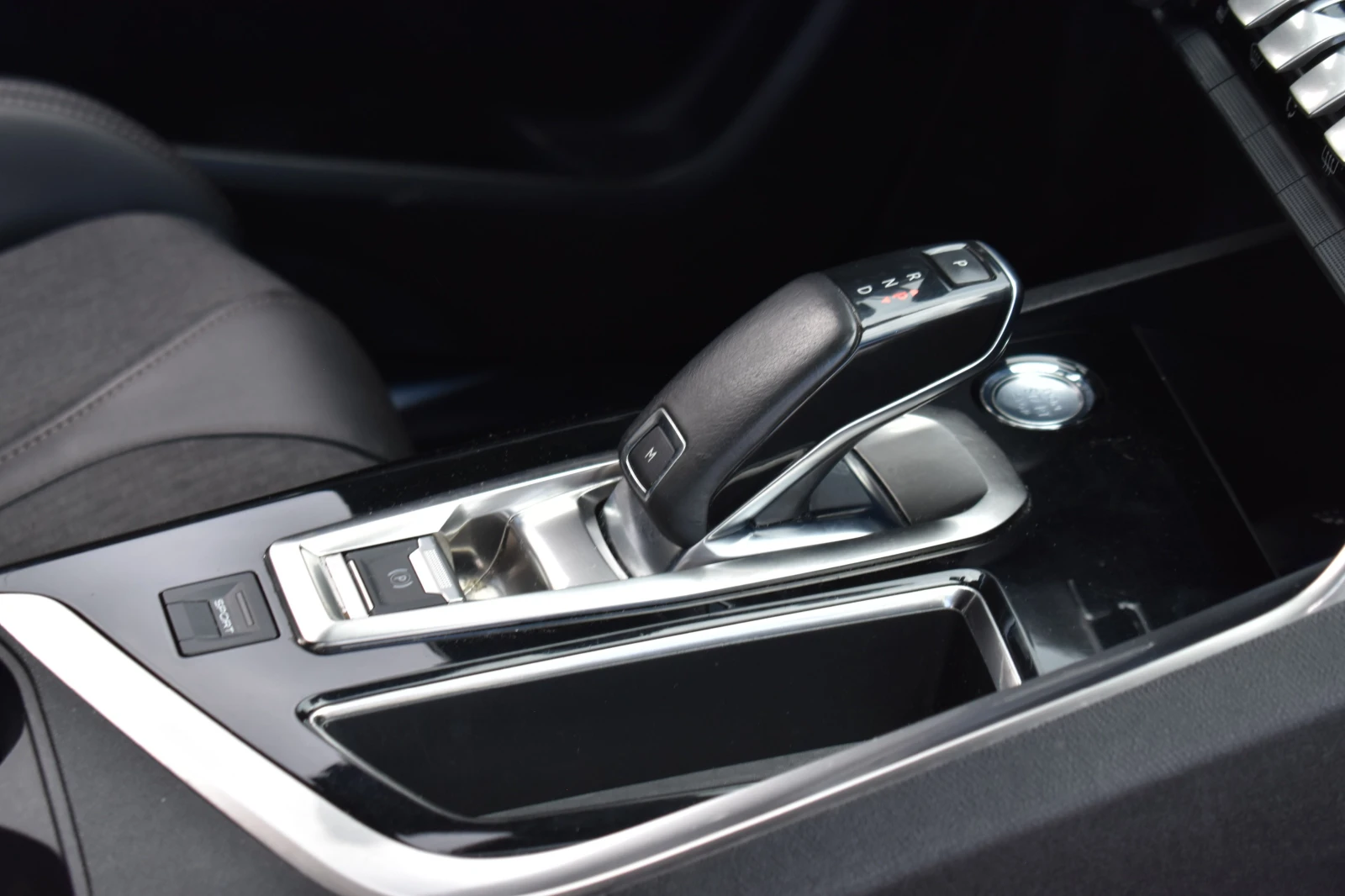Peugeot 3008 GT-LINE* CAMERA* FULL-OPTIONS, снимка 13 - Автомобили и джипове - 56258290