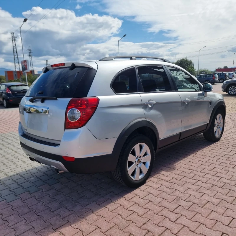 Chevrolet Captiva 2.0 , снимка 5 - Автомобили и джипове - 47289750