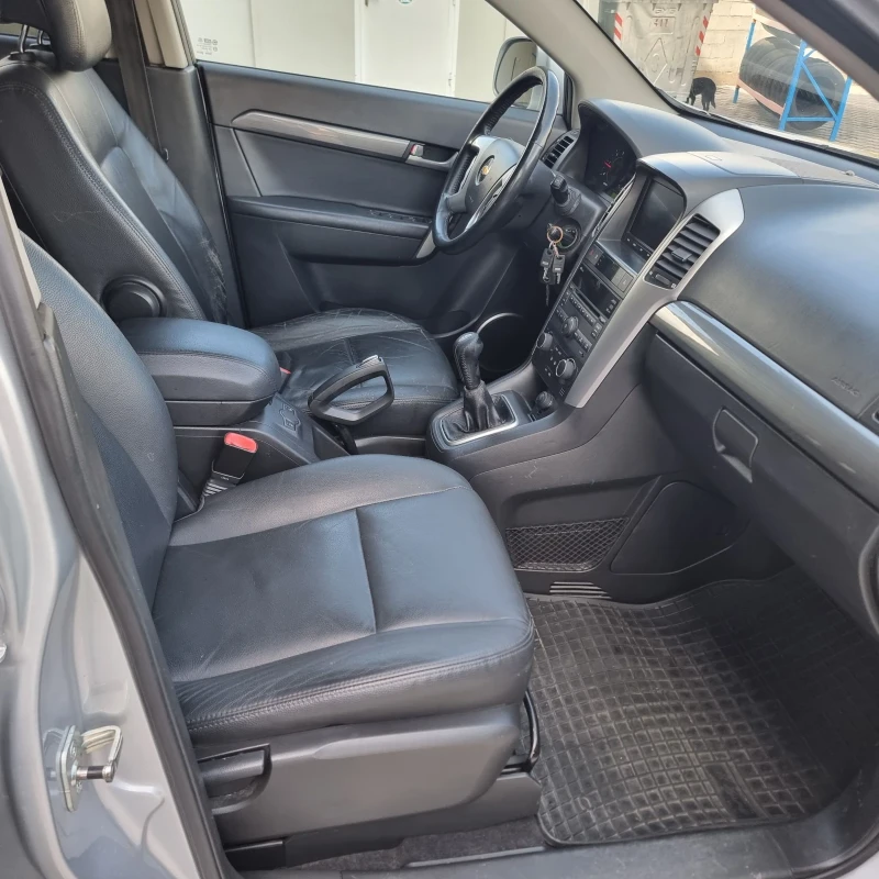 Chevrolet Captiva 2.0 , снимка 11 - Автомобили и джипове - 47289750