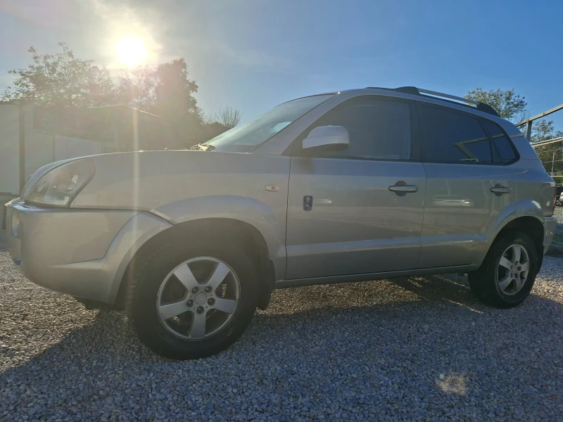 Hyundai Tucson  2.0 CRDI, снимка 2 - Автомобили и джипове - 52109608