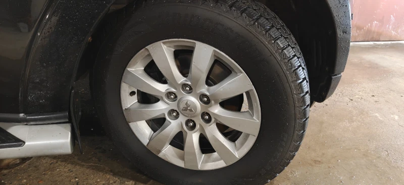 Mitsubishi Pajero IV 3.2 DID 200 HP, снимка 17 - Автомобили и джипове - 53102709