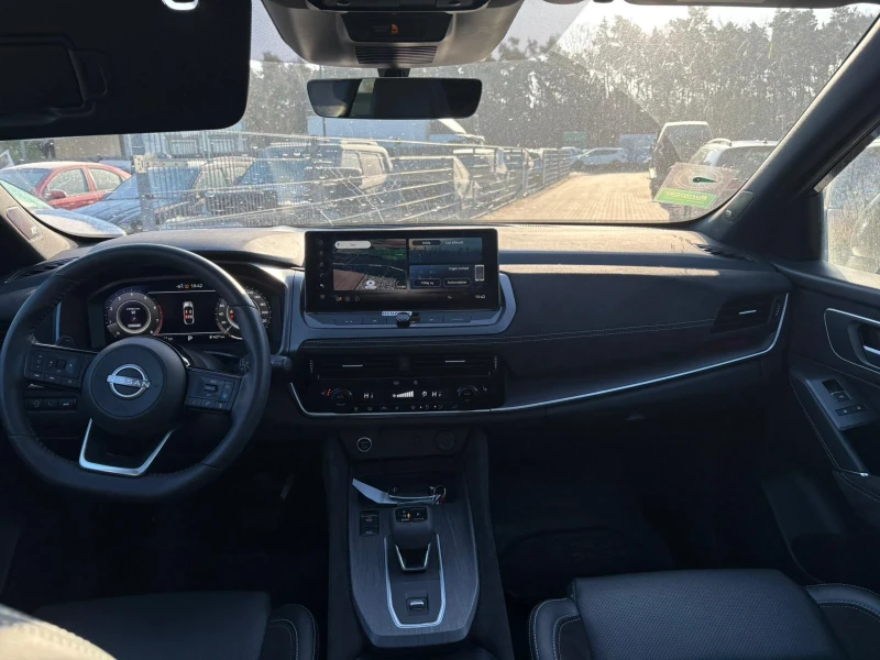 Nissan Qashqai TEKNA / PANORAMA / 1.3 - 163 ps, снимка 7 - Автомобили и джипове - 53184513