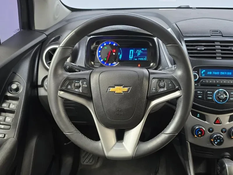 Chevrolet Trax 1.4, снимка 12 - Автомобили и джипове - 54327789