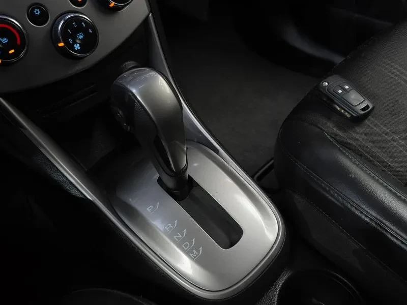 Chevrolet Trax 1.4, снимка 9 - Автомобили и джипове - 54327789