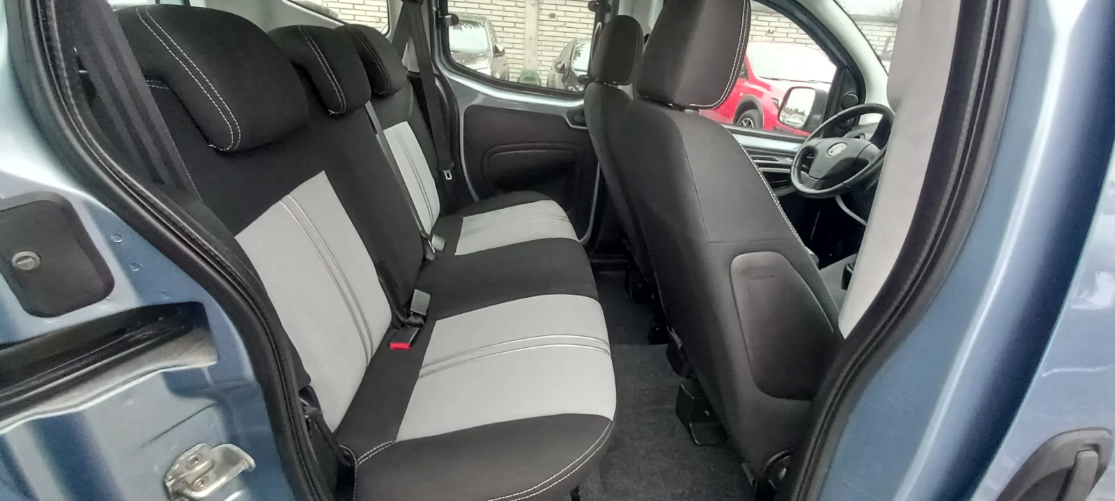 Fiat Qubo 1.3D-95кс ИЗКЛЮЧИТЕЛНО СЕРВИ КНИЖК АВТОПИЛОТ КЛИМА, снимка 14 - Автомобили и джипове - 46613607