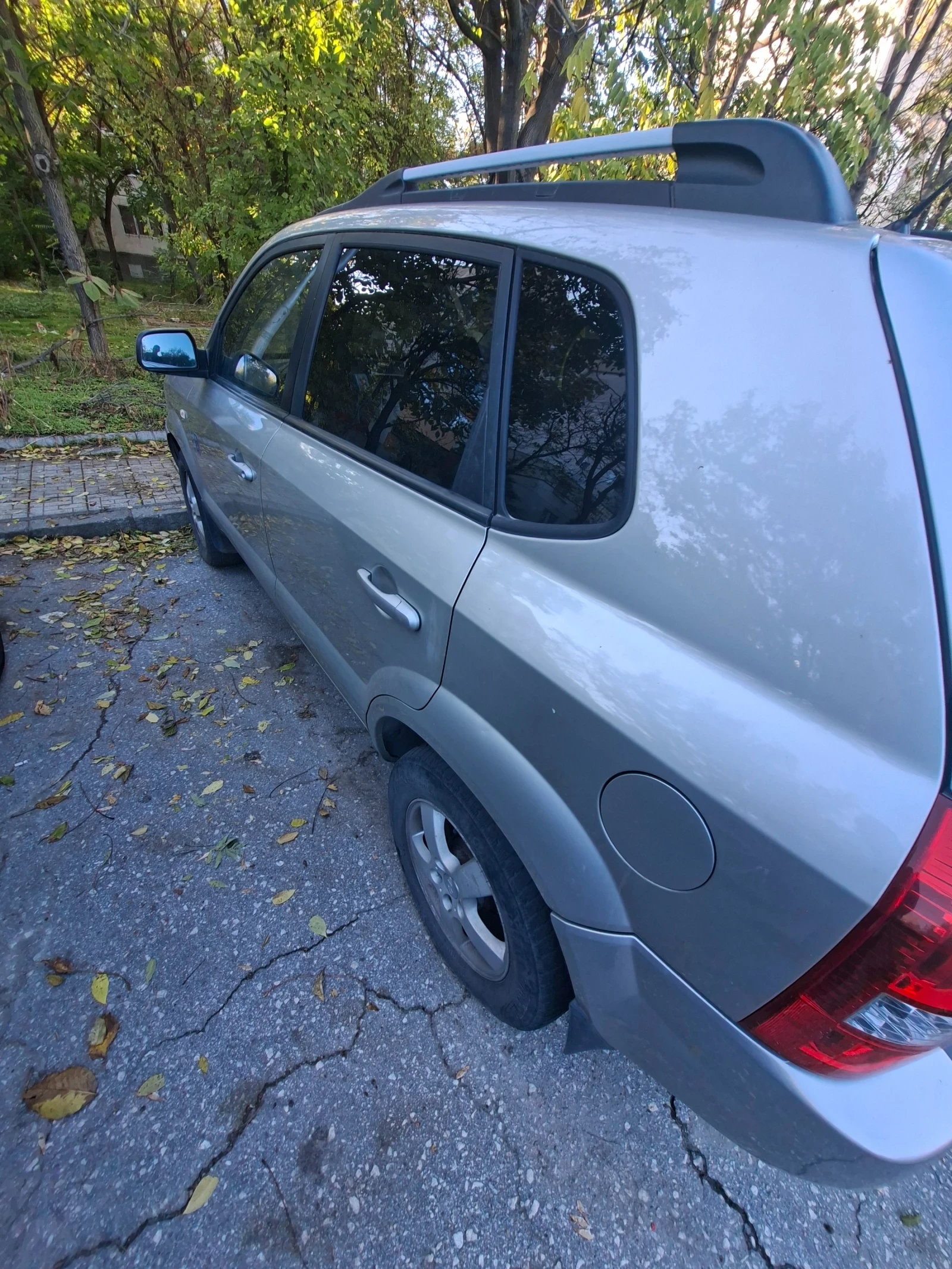 Hyundai Tucson  2.0 CRDI - изображение 3