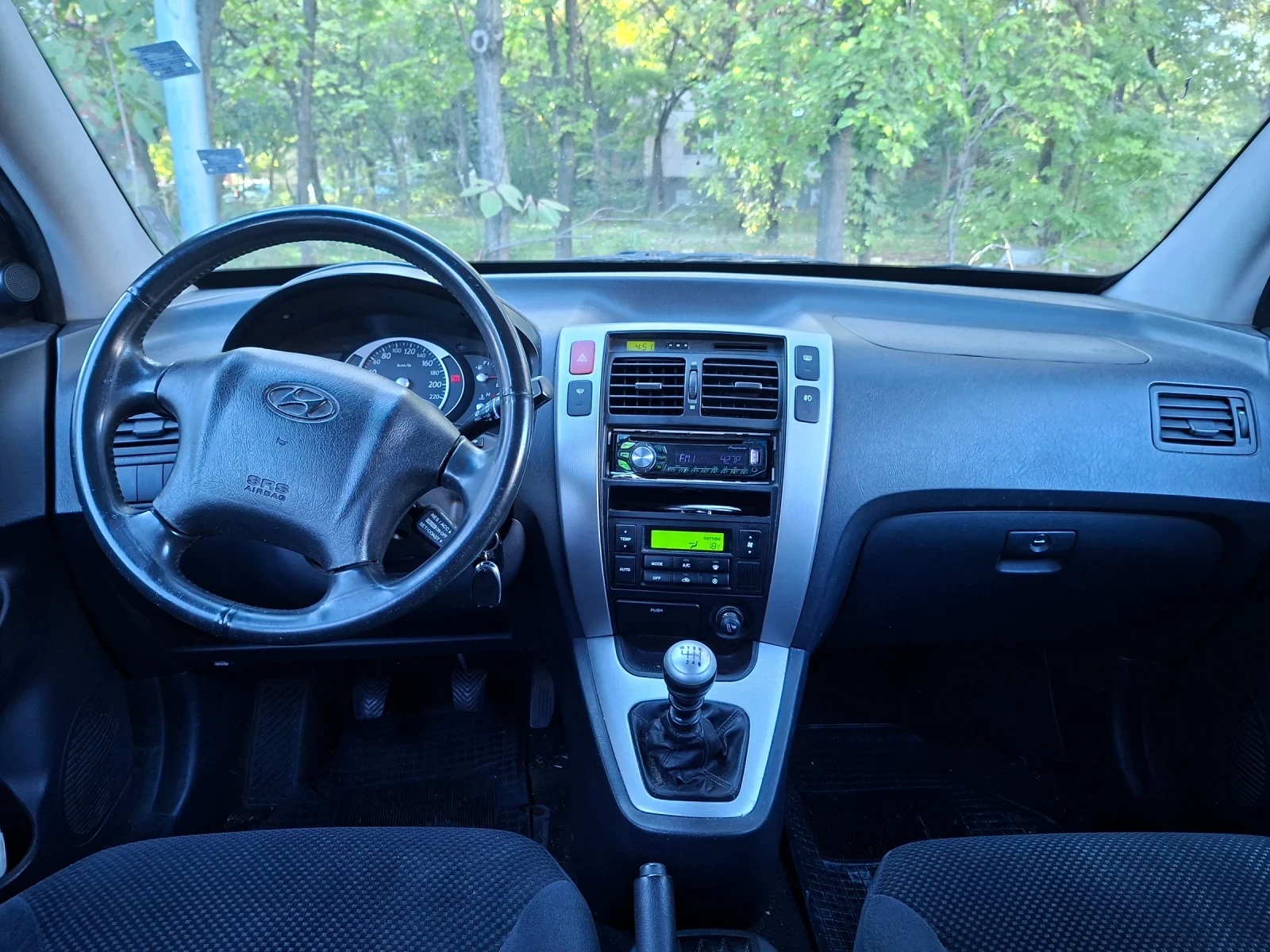 Hyundai Tucson  2.0 CRDI - изображение 6