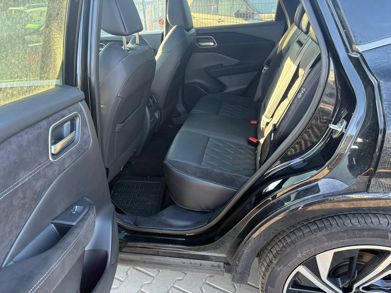 Nissan Qashqai TEKNA / PANORAMA / 1.3 - 163 ps - изображение 8