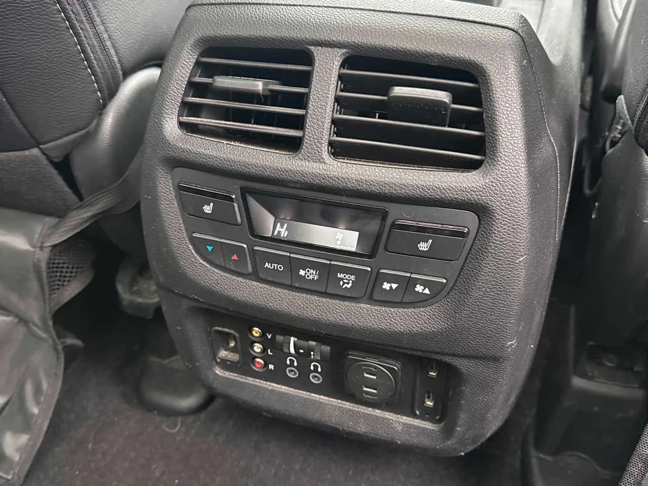 Honda Pilot * Touring * PANO* KEYLES* ПОДГРЕВ* , снимка 12 - Автомобили и джипове - 54001991