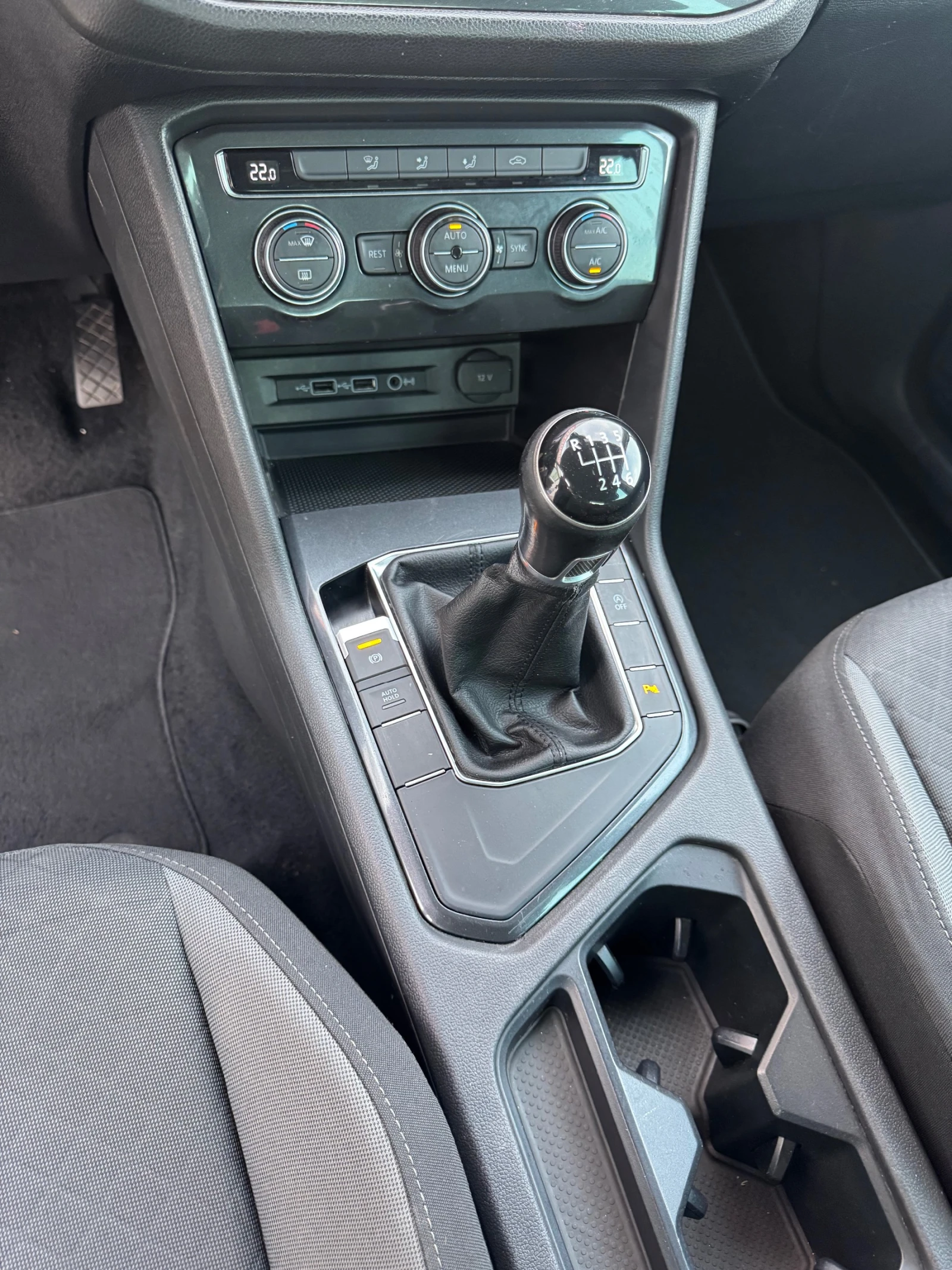 VW Tiguan 1, 6tdi 116ps, 6ck., ев6В, нави, мулти, темпо, usb, снимка 17 - Автомобили и джипове - 54196383