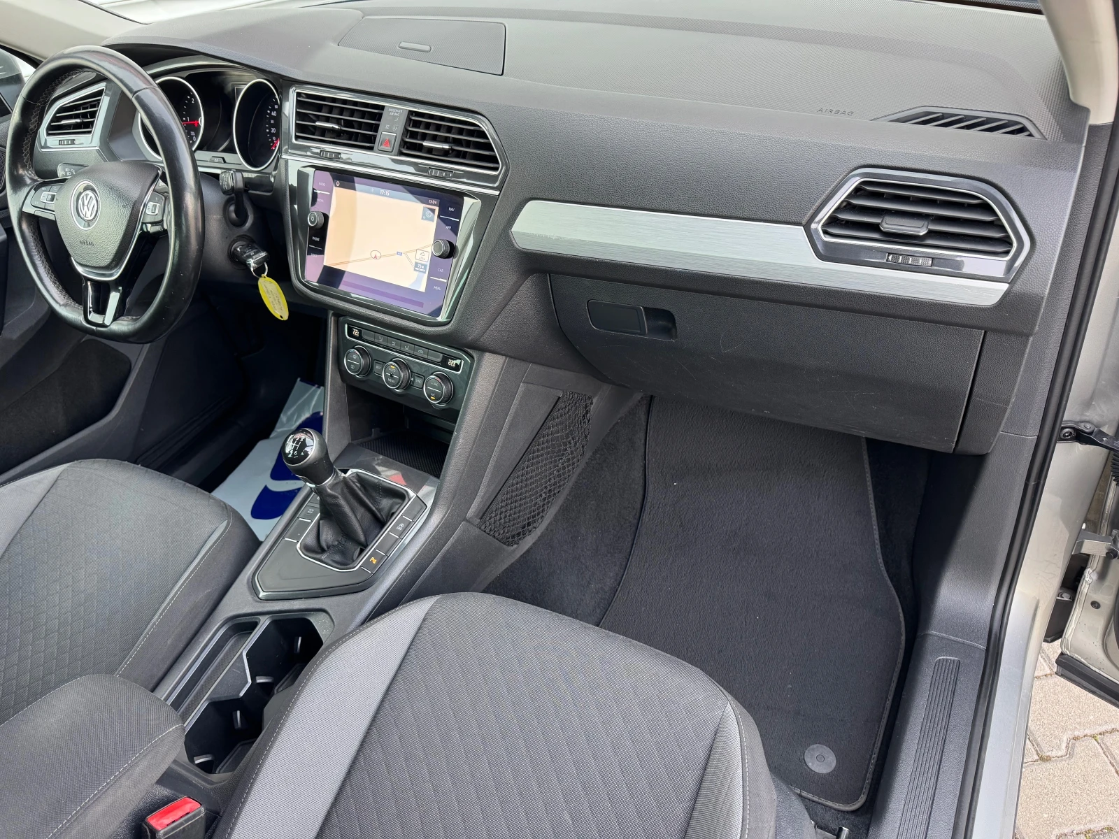 VW Tiguan 1, 6tdi 116ps, 6ck., ев6В, нави, мулти, темпо, usb, снимка 9 - Автомобили и джипове - 54196383